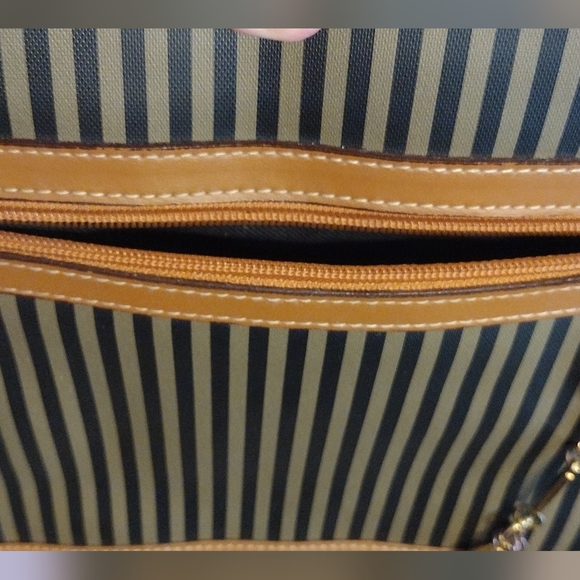 Allen Edward Crossbody Bag - Picture 8 of 10